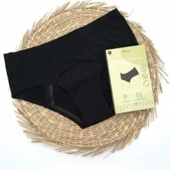 Bamboozy Menstruatie Ondergoed Hipster Naadloos 4-laags Emma Maat L 40-42 Zwart Period Underwear Duurzaam Menstrueren Incontinentie Zero Waste -Badmode Verkoop 550x532 3