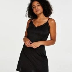 Hunkemöller Slip Shapewear Onderjurk Met Kant - Zwart - Maat L -Badmode Verkoop 550x651 1