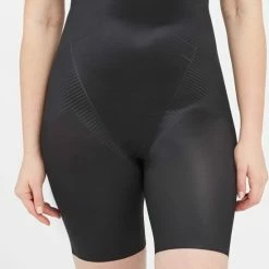 Spanx Thistincts 2.0 High Waisted Mid Thigh Short - Zwart - Maat L 22 Spanx Thistincts 2.0 High Waisted Mid Thigh Short - Zwart - Maat L -Badmode Verkoop 550x720
